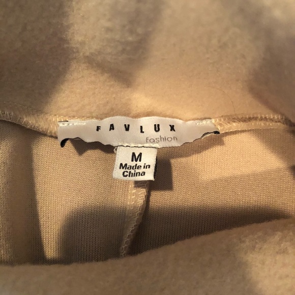 Turtle Neck, Criss Cross Top, New, Size M - Picture 3 of 5